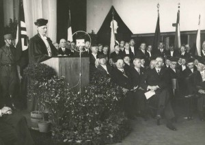 Rektoratsübergabe an der TH Hannover, Juni 1933. UniA Hannover, Best. B, Fotoalbum Rektoratsübergabe 1933. Fotograf: Wilh. Lange