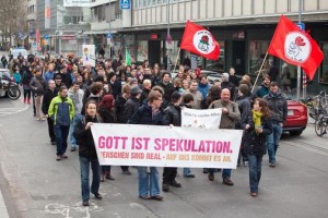 Demo-gegen-Tanzverbot-120-ziehen-durch-Hannover_ArtikelQuer