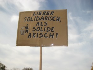 "Botschaften deutlich"? Auf der Demo heute (24. Oktober) gegen Nazis in Heidelberg jedenfalls war deutlich unter anderem diese Botschaft.