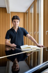 Elias Grandy ist der neue Generalmusikdirektor des Theaters und Orchesters Heidelberg. Foto: Philipp Rothe, 14.09.2015