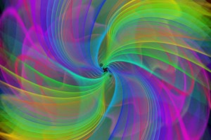 Die Gravitationswellen stauchen und strecken den Raum, ähnlich wie die Wellen eines ins Wasser geworfenen Steins eine Seeoberfläche kräuseln. Im Bild: Simulation der ersten von LIGO beobachteten verschmelzenden Schwarzen Löcher. © S. Ossokine, A. Buonanno, R. Haas/Max-Planck-Institut für Gravitationsphysik