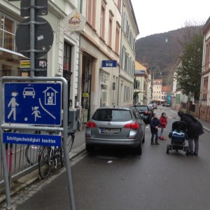 "Mutti, Mutti, warum brauchen wir keinen Zebrastreifen?" 