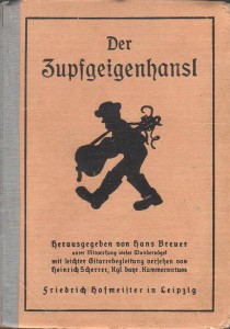 An die Entstehung des Zupfgeigenhansl im Haus am Klingenteich 27 in Heidelberg, wo zahlreiche Wandervögel zur Untermiete wohnten und das liebevoll „alte Pachantey“ genannt wurde, erinnert eine am Haus angebrachte Tafel.