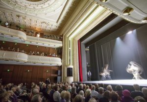 Theater_Alter_saal_restauriert_by_buck