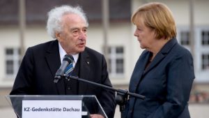 Max Mannheimer und Bundeskanzlerin Merkel in Dachau