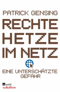 In den sozialen Netzwerken haben sich Parallelgesellschaften entwickelt, die von Politik und großen seriösen Medien nicht mehr erreicht werden. In ihren Filterblasen haben es sich rechte Wutbürger bequem eingerichtet; sie müssen keinen Dialog mehr führen, in dem man die Argumente von Andersdenkenden berücksichtigt, sondern sie umgeben sich nur noch mit Gleichgesinnten, die sich gegenseitig in ihrer Weltsicht bestärken. Die sozialen Medien, die den Blick eigentlich öffnen könnten, werden so zur Falle – und sie beschleunigen eine Radikalisierung. Aufrufe zur Gewalt, Freude über den Tod von Menschen, Verachtung für Minderheiten: All dies ist längst Alltag in deutschen Netzwerken. Die politische Debatte verroht. Die Mechanismen von Facebook und Co. spielen rechten Populisten noch in die Hände. Resultat ist eine Querfront, die ein autoritär-nationalistisches System durchsetzen will. Patrick Gensing, Fachjournalist zum Thema Rechtsextremismus, dokumentiert, wie aus Schlagworten Brandsätze werden. 