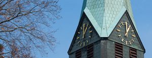 peterskirche_ein_uhr_460x175